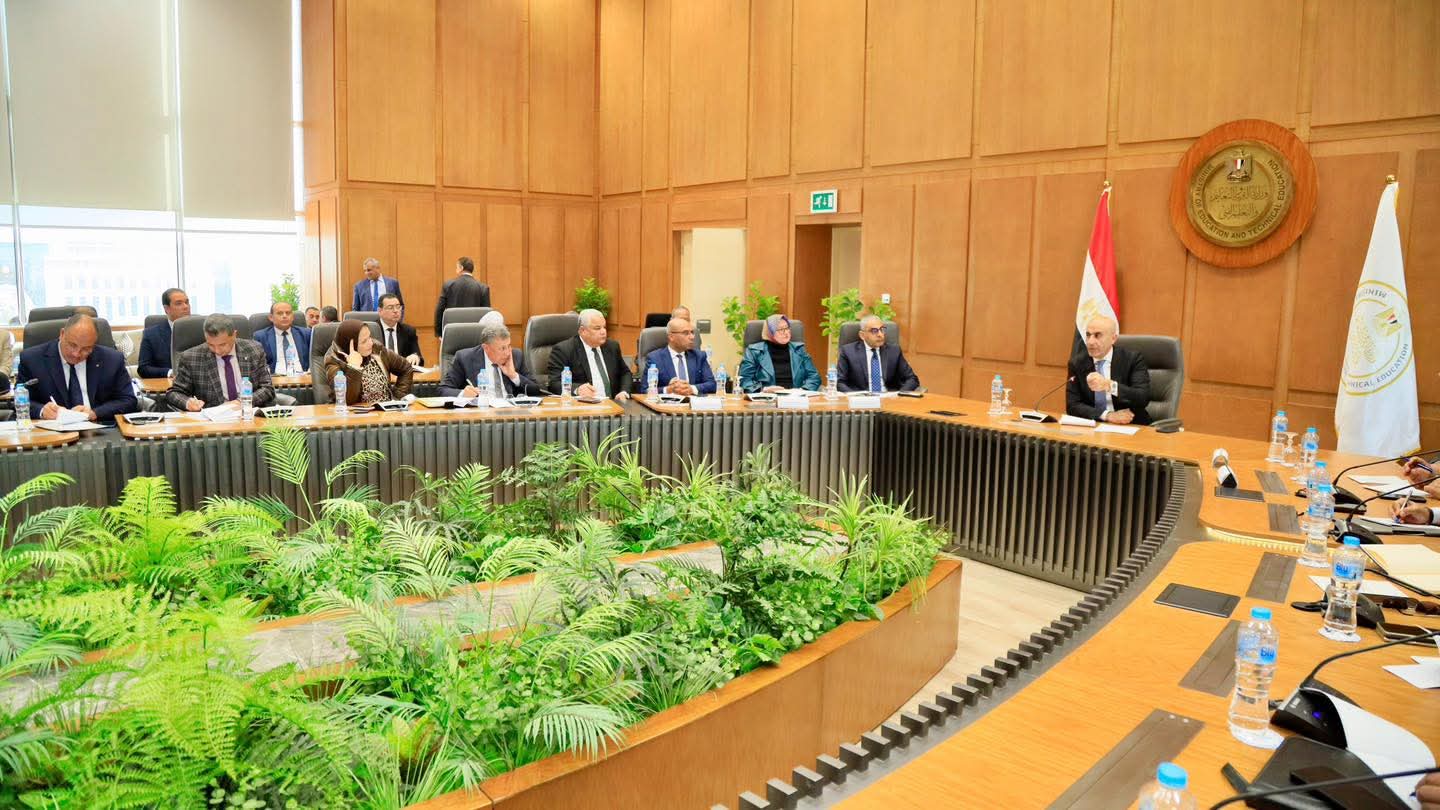 FB IMG 1770140266600 المدارس الدولية توجيهات عاجلة من وزير التعليم بشأن مراجعة الاجراءات المتخذة بشأن المدارس الدولية موقع في الجامعة