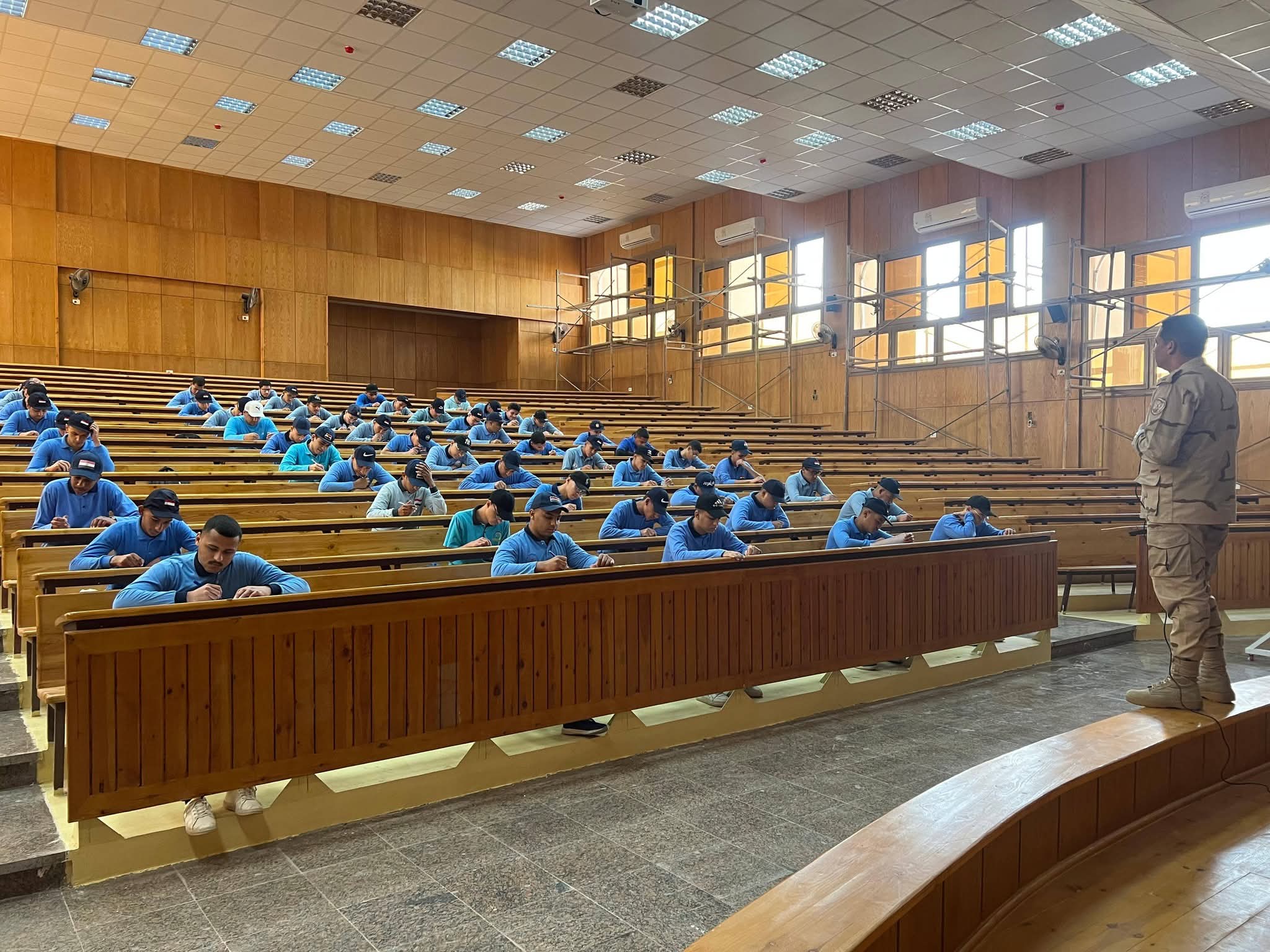 FB IMG 1770323118286 جامعة سوهاج الأهلية جامعة سوهاج الأهلية تختتم دورات التربية العسكرية والوطنية بعد 15 يومًا من الانضباط والوعي موقع في الجامعة