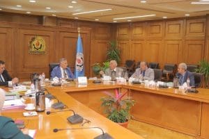 رئيس جامعة السويس يترأس لجنة اختيار القيادات الجامعية ويؤكد الالتزام بالشفافية وتكافؤ الفرص 4 رئيس جامعة السويس يترأس لجنة اختيار القيادات الجامعية