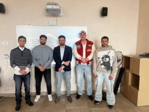 طلاب هندسة الطيران والفضاء
