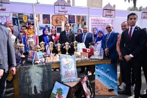رئيس جامعة القاهرة يتفقد معارض الأنشطة الطلابية ويؤكد: الأنشطة جزء لا يتجزأ من العملية التعليمية| صور 2 رئيس جامعة القاهرة يتفقد معارض الأنشطة الطلابية ويؤكد: الأنشطة جزء لا يتجزأ من العملية التعليمية