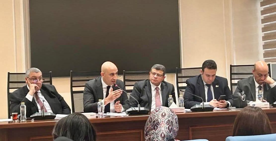 وزير التعليم يستعرض الحساب الختامي 2024/2025