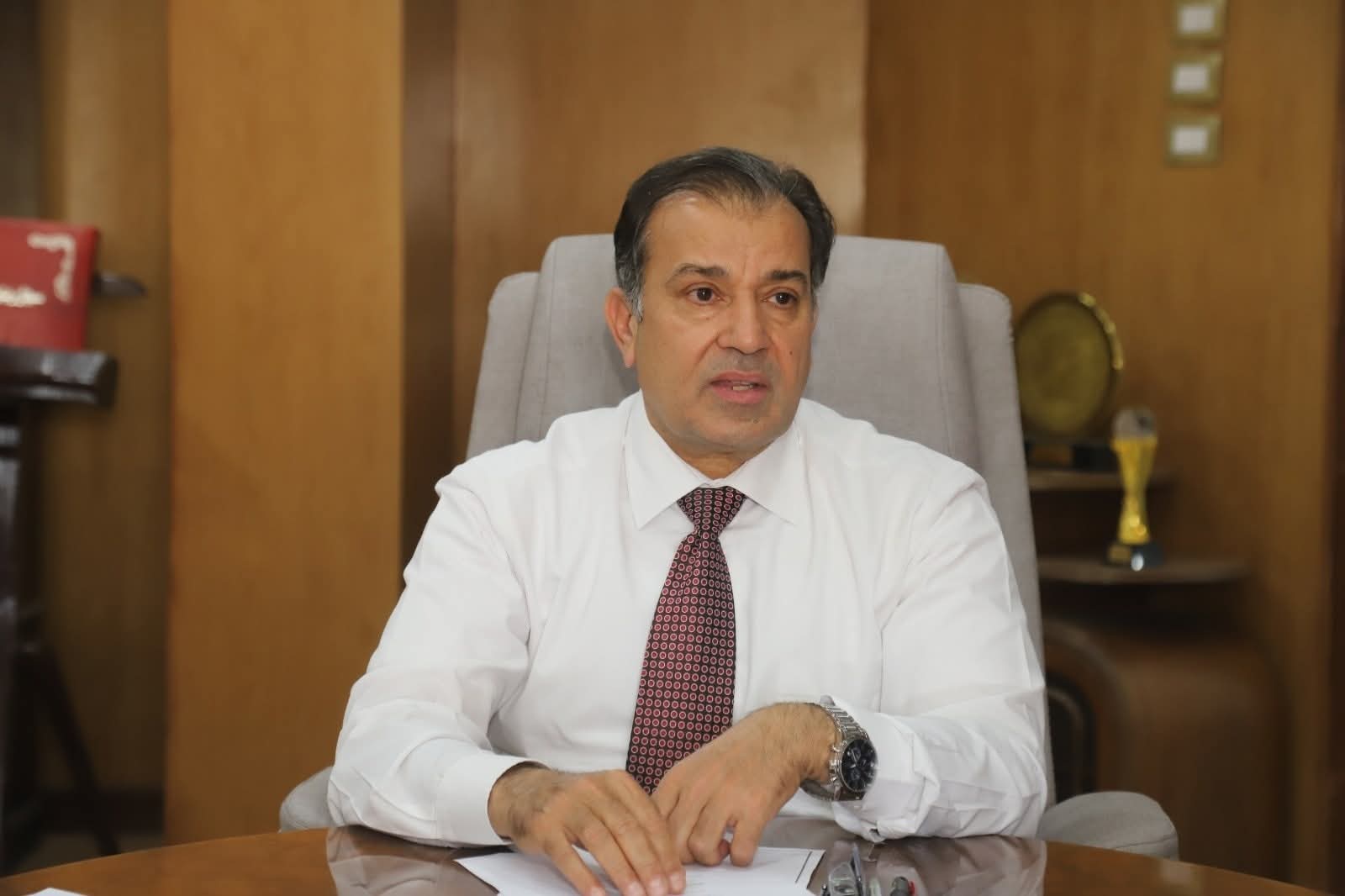 FB IMG 1771176173623 رئيس جامعة قنا الأهلية يعقد اجتماعًا رئيس جامعة قنا الأهلية يعقد اجتماعًا لمتابعة سير العمل وتطوير الخدمات بالجامعة موقع في الجامعة
