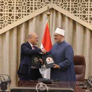 مفتي الجمهورية وجامعة سوهاج الأهلية يوقعان بروتوكول تعاون لتعزيز الوعي الديني والفكري 3 مفتي الجمهورية وجامعة سوهاج الأهلية يوقعان بروتوكول