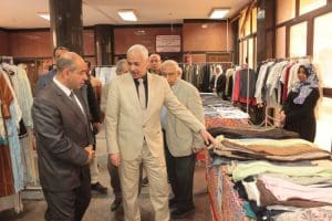 جامعة أسيوط تفتتح المعرض الخيري الثامن للملابس لدعم مرضى صعيد مصر 4 جامعة أسيوط تفتتح المعرض الخيري