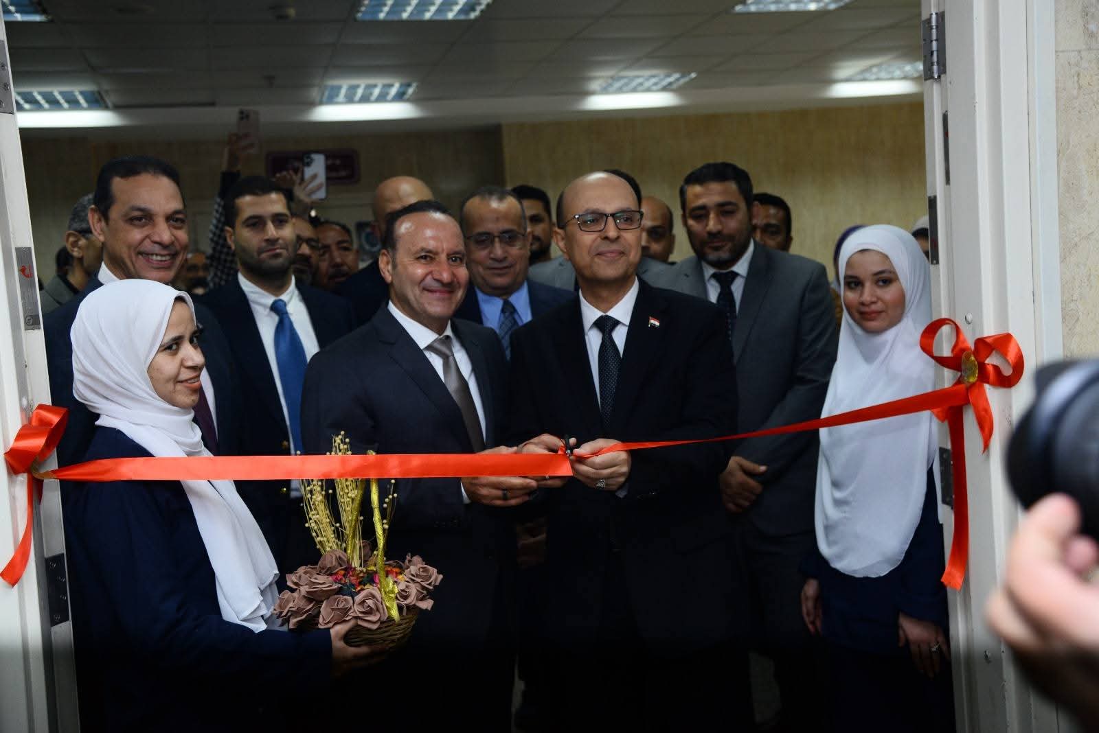 FB IMG 1771429607550 مستشفى الإصابات بجامعة أسيوط بدعم28 مليون جنية.. افتتاح المرحلة الأولى لتطوير العناية المركزة بمستشفى الإصابات بجامعة أسيوط موقع في الجامعة
