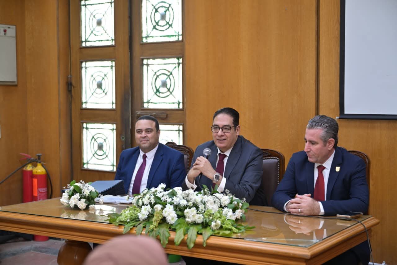 FB IMG 1771657285350 جامعة القاهرة جامعة القاهرة تطلق أكبر برنامج لتأهيل القيادات الإدارية.. ورئيس الجامعة: لا تطوير دون تدريب احترافي شامل موقع في الجامعة