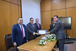 FB IMG 1771657297754 جامعة القاهرة جامعة القاهرة تطلق أكبر برنامج لتأهيل القيادات الإدارية.. ورئيس الجامعة: لا تطوير دون تدريب احترافي شامل موقع في الجامعة