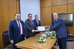 FB IMG 1771657305931 جامعة القاهرة جامعة القاهرة تطلق أكبر برنامج لتأهيل القيادات الإدارية.. ورئيس الجامعة: لا تطوير دون تدريب احترافي شامل موقع في الجامعة