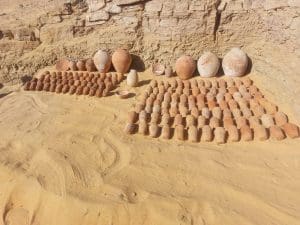 اكتشاف مقابر صخرية أثرية تعود للدولة القديمة 