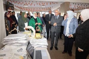 رئيس جامعة المنيا يفتتح المعرض الأول لمفروشات وديكورات رمضان بكلية التربية النوعية 7 FB IMG 1771782222454 رئيس جامعة المنيا يفتتح المعرض الأول لمفروشات رئيس جامعة المنيا يفتتح المعرض الأول لمفروشات وديكورات رمضان بكلية التربية النوعية موقع في الجامعة