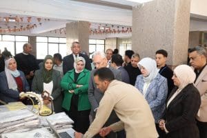 رئيس جامعة المنيا يفتتح المعرض الأول لمفروشات وديكورات رمضان بكلية التربية النوعية 4 FB IMG 1771782225351 رئيس جامعة المنيا يفتتح المعرض الأول لمفروشات رئيس جامعة المنيا يفتتح المعرض الأول لمفروشات وديكورات رمضان بكلية التربية النوعية موقع في الجامعة