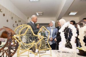 رئيس جامعة المنيا يفتتح المعرض الأول لمفروشات وديكورات رمضان بكلية التربية النوعية 6 FB IMG 1771782227556 رئيس جامعة المنيا يفتتح المعرض الأول لمفروشات رئيس جامعة المنيا يفتتح المعرض الأول لمفروشات وديكورات رمضان بكلية التربية النوعية موقع في الجامعة