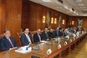 رئيس جامعة المنوفية يعقد مجلس الجامعة ويقرر مكافآت للجهاز الإداري تزامناً مع عيد الفطر 2026 9 FB IMG 1771953889227 رئيس جامعة المنوفية يعقد مجلس الجامعة رئيس جامعة المنوفية يعقد مجلس الجامعة ويقرر مكافآت للجهاز الإداري تزامناً مع عيد الفطر 2026 موقع في الجامعة
