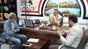 وكيل تعليم أسوان يبحث سبل دعم مدرسة "WE" للتكنولوجيا التطبيقية 2 وكيل وزارة التعليم بأسوان