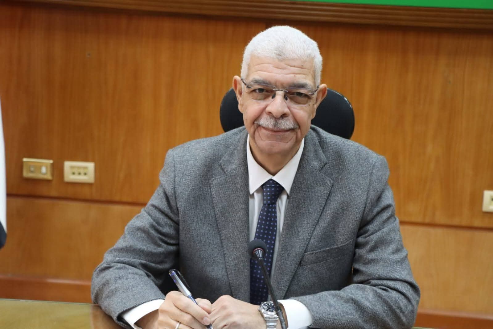 FB IMG 1771954729938 رئيس جامعة المنوفية يعقد مجلس الجامعة رئيس جامعة المنوفية يعقد مجلس الجامعة ويقرر مكافآت للجهاز الإداري تزامناً مع عيد الفطر 2026 موقع في الجامعة