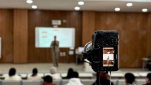 هندسة المنصورة الأهلية تنظّم أول لقاء تدريبي تفاعلي في اللغة الإنجليزية للعام 2025/2026 3 هندسة المنصورة الأهلية