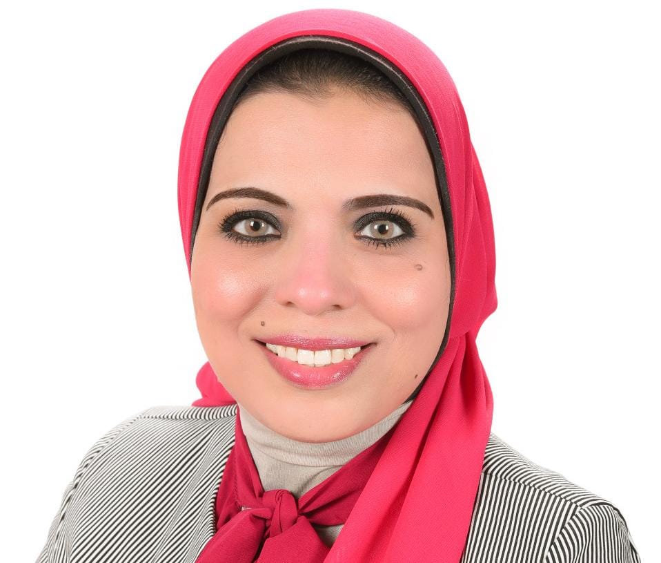 الدكتورة أميمة كامل زين مدير مرحلة التعليم الثانوي بمحافظة أسيوط