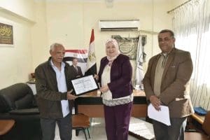 عطية شعبان يجتاز أولى إعدادي في سن السبعين: ما دام في العمر بقية هكمل تعليمي 2 عطية شعبان يجتاز أولى إعدادي في سن السبعين