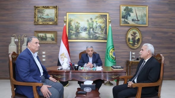 محافظ الإسماعيلية يعتمد نتيجة الشهادة الإعدادية