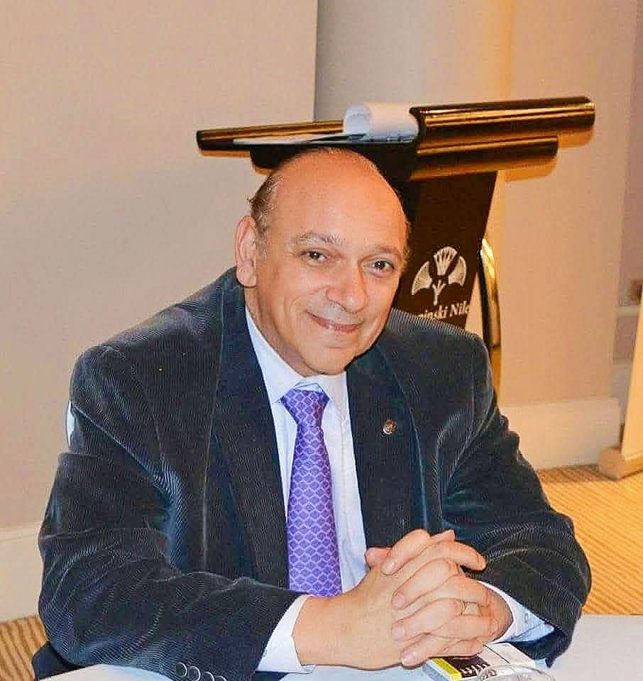 الدكتور فتحي خضير عميد قصر العيني الأسبق