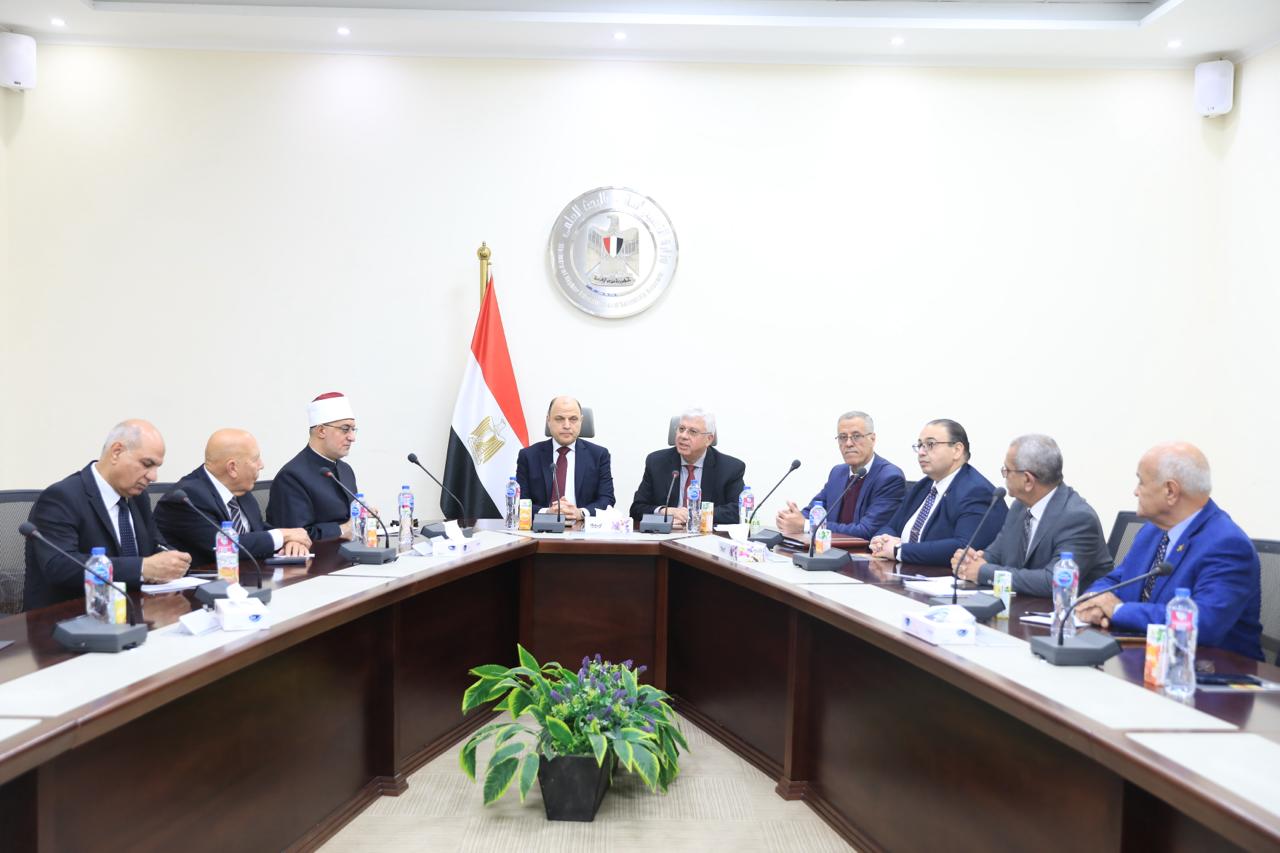 تشكيل مجلس أمناء جامعة كفر الشيخ الأهلية برئاسة الدكتور عادل لبيب بدعوة وزير التعليم العالي