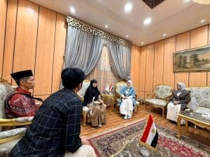 شيخ الأزهر يقدِّم دعمًا إنسانيًّا وماديًّا لأسرة الطالب الإندونيسي «شهيد العلم» 2 شيخ الأزهر يقدِّم دعمًا إنسانيًّا