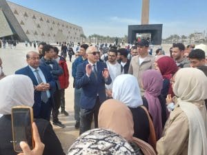 جامعة القاهرة تنظم زيارة لطلابها المتفوقين وذوي الهمم إلى المتحف المصري الكبير 6 جامعة القاهرة تنظم زيارة لطلابها إلى المتحف المصري الكبير