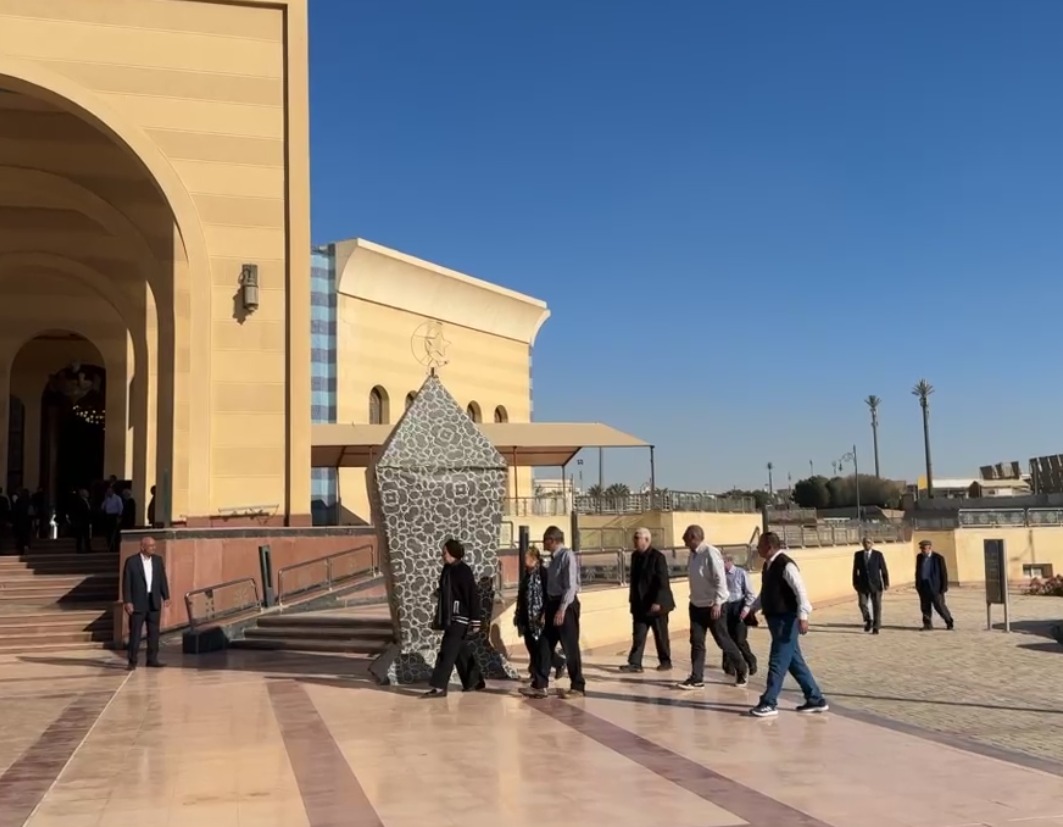 أول ظهور للدكتور أيمن عاشور