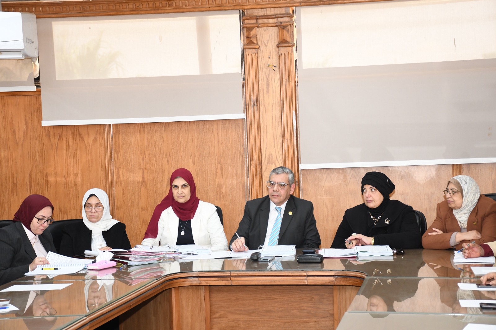 IMG 20260223 WA0023 جامعة قناة السويس جامعة قناة السويس تُقر بروتوكولات تعاون دولية جديدة وتضع خطة متكاملة لجذب الطلاب الوافدين موقع في الجامعة