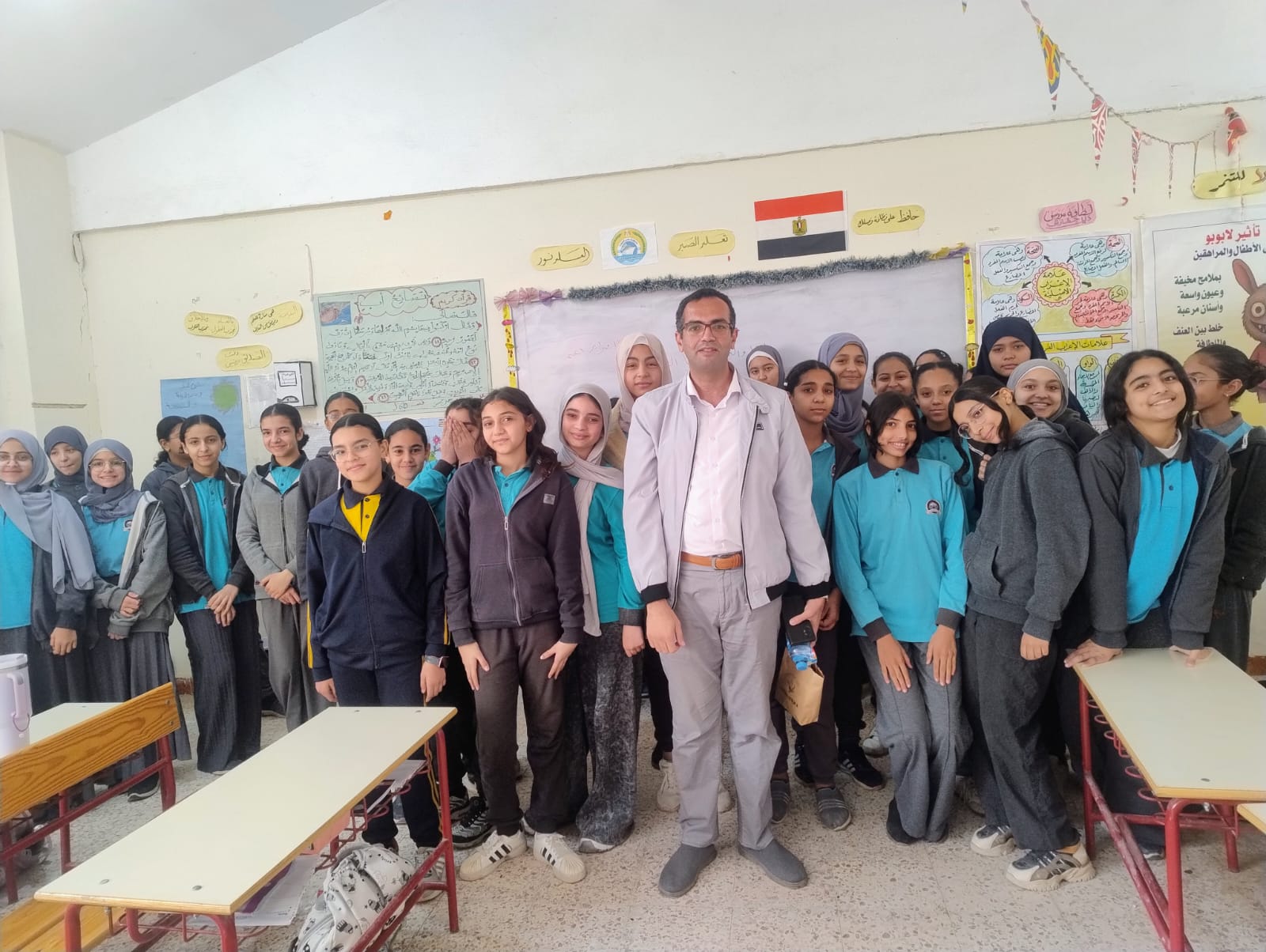 IMG 20260223 WA0038 تشكيل مجلس أمناء عين شمس الأهلية جامعة قناة السويس تطلق سلسلة ندوات لبناء وعي ومهارات طلاب المدارس بالتعاون مع التعليم موقع في الجامعة