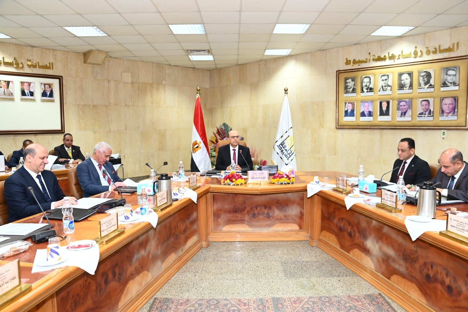 خدمات طبية وتعليمية متطورة داخل جامعة أسيوط.. قرارات جديدة تدعم الطلاب والمنظومة الصحية
