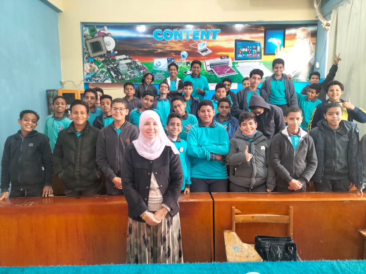IMG 20260227 WA0006 1 جامعة قناة السويس جامعة قناة السويس تنظم 4 ندوات توعوية بمدارس المجمع التعليمي لمواجهة مخاطر التكنولوجيا موقع في الجامعة