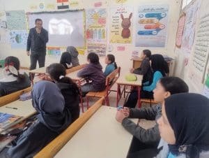 IMG 20260227 WA0008 1 جامعة قناة السويس جامعة قناة السويس تنظم 4 ندوات توعوية بمدارس المجمع التعليمي لمواجهة مخاطر التكنولوجيا موقع في الجامعة