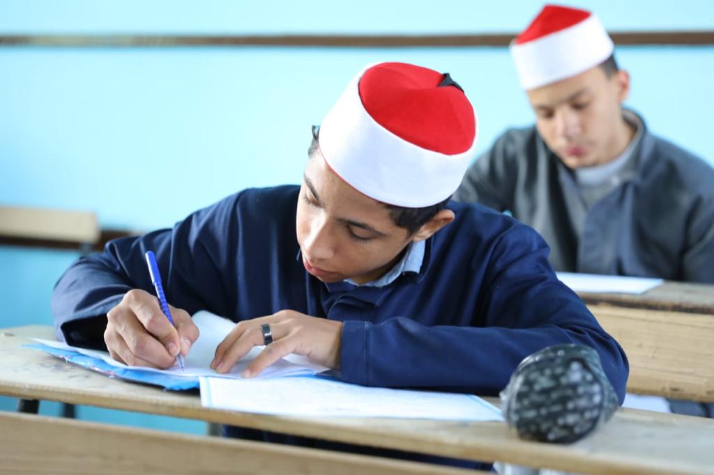 رسميًا.. مد الخدمة بعد بلوغ سن المعاش للمعلمين في الأزهر "يبدأ الآن"