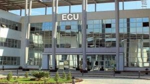 عميد صيدلة الجامعة المصرية الصينية يكشف لـ"في الجامعة": ندمج الطب الحديث بالأعشاب الصينية.. وبرامج دراسات عليا العام المقبل 5 IMG 3365 عميد صيدلة الجامعة المصرية الصينية عميد صيدلة الجامعة المصرية الصينية يكشف لـ"في الجامعة": ندمج الطب الحديث بالأعشاب الصينية.. وبرامج دراسات عليا العام المقبل موقع في الجامعة