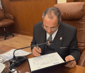 محافظ بورسعيد يعتمد نتيجة الفصل الدراسي الأول للشهادة الإعدادية 2026.. رابط الاستعلام 2 IMG ٢٠٢٦٠٢٠١ ٢١١١٠٠ محافظ بورسعيد يعتمد نتيجة الفصل الدراسي الأول للشهادة الإعدادية 2026 محافظ بورسعيد يعتمد نتيجة الفصل الدراسي الأول للشهادة الإعدادية 2026.. رابط الاستعلام موقع في الجامعة