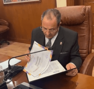 IMG ٢٠٢٦٠٢٠١ ٢١١١٢١ محافظ بورسعيد يعتمد نتيجة الفصل الدراسي الأول للشهادة الإعدادية 2026 محافظ بورسعيد يعتمد نتيجة الفصل الدراسي الأول للشهادة الإعدادية 2026.. رابط الاستعلام موقع في الجامعة