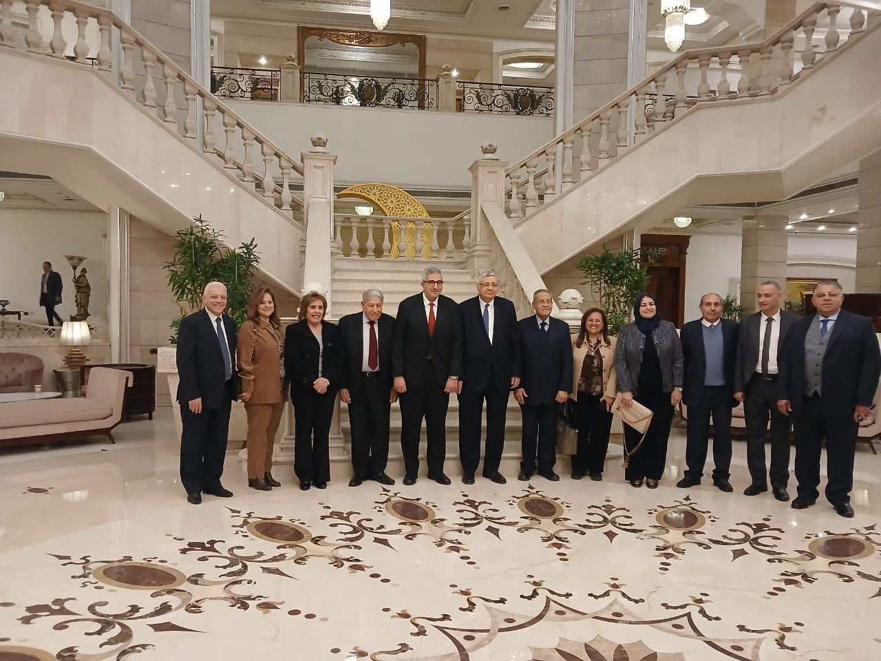 جامعة عين شمس تكرّم حسين عيسى بعد تعيينه نائبًا لرئيس مجلس الوزراء للشئون الاقتصادية 2 WhatsApp Image 2026 02 27 at 7.48.56 PM 1 جامعة عين شمس جامعة عين شمس تكرّم حسين عيسى بعد تعيينه نائبًا لرئيس مجلس الوزراء للشئون الاقتصادية موقع في الجامعة