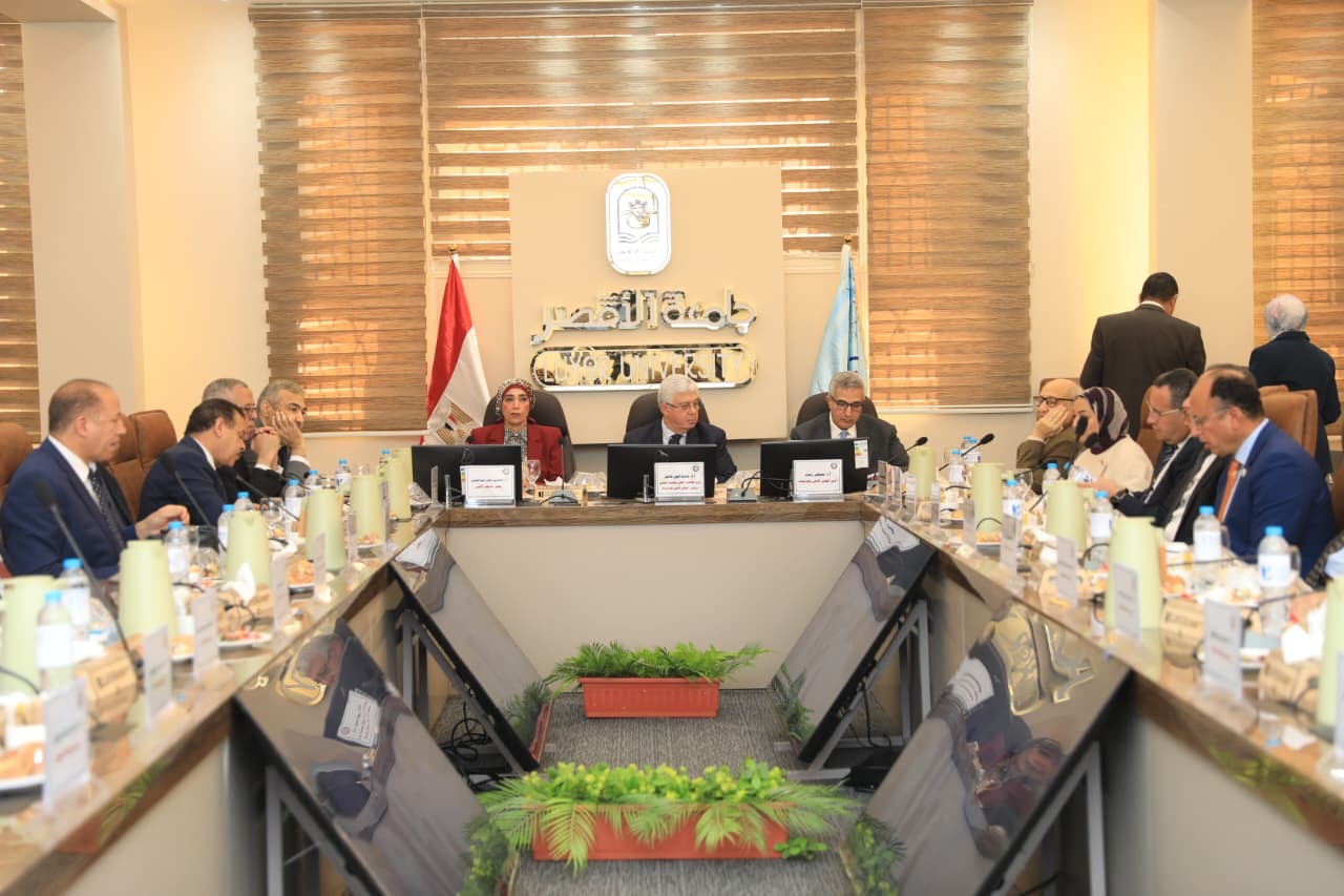 c1b1087d ee26 4894 a84c 72587e3d3d1e اجتماع المجلس الأعلى للجامعات بجامعة الأقصر وزير التعليم العالي يترأس اجتماع المجلس الأعلى للجامعات بجامعة الأقصر ويوجه بسرعة إعلان النتائج للطلاب موقع في الجامعة