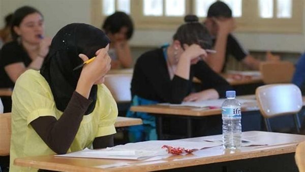 طلاب الجامعات