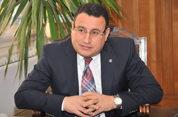 الدكتور عبد العزيز قنصوه