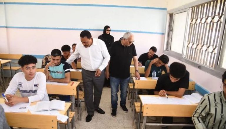 النموذج الاسترشادي الأول لمادة الكيمياء لغات