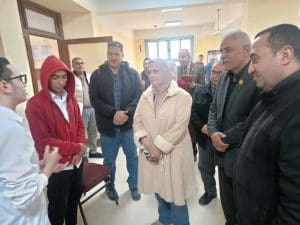 مدير تعليم مطروح تشارك طلاب المدرسة النووية الإفطار.. وتشيد بالمشروعات البحثية لنوابغها 4 مدير تعليم مطروح تشارك طلاب المدرسة النووية الإفطار.. وتشيد بالمشروعات البحثية لنوابغها