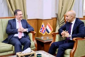 عبد اللطيف: إطلاق نموذج للتعاون مع عدد من الشركاء الدوليين لمنح شهادات معتمدة دولية للطلاب خريجي التعليم الفني 2 وزير التربية والتعليم مع السفير البريطاني