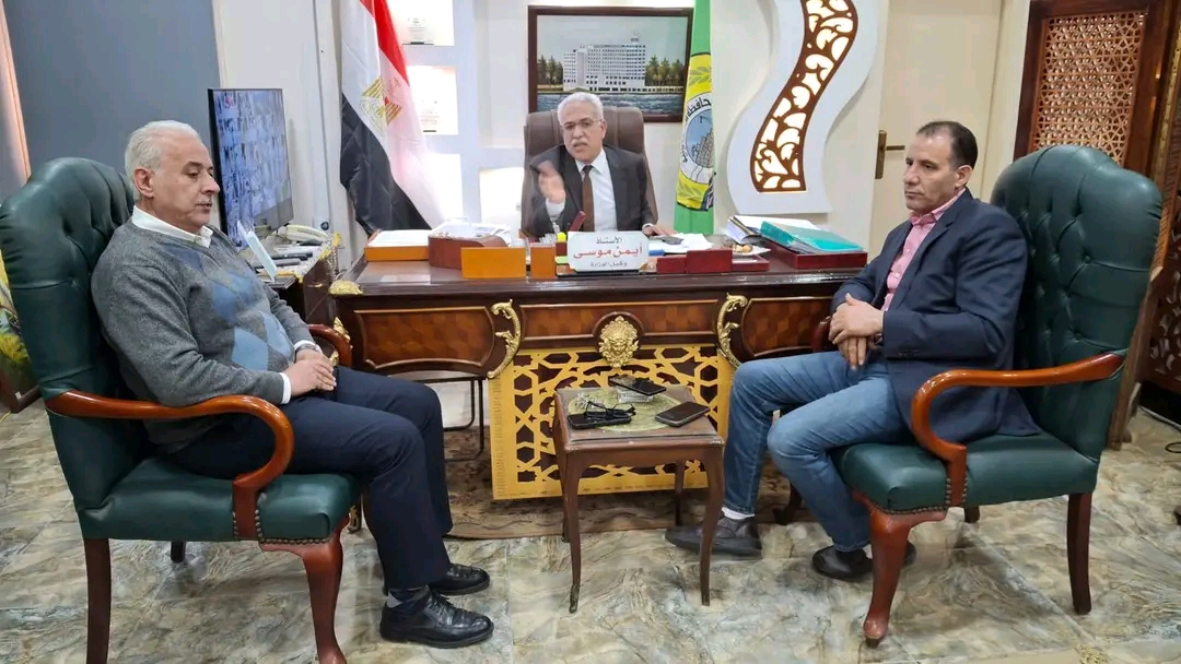 وكيل تعليم الإسماعيلة خلال اجتماع