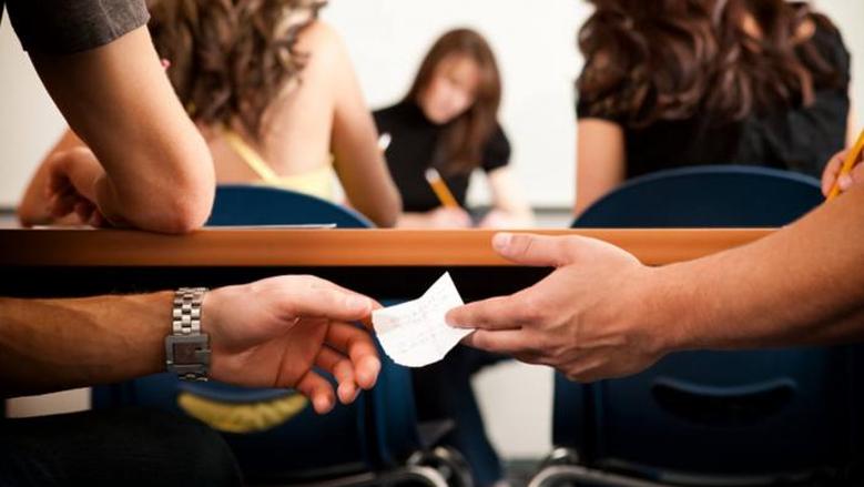 6021700851643097962 القاهرة الأهلية تناقش الوعي الوطني إجراءات حازمة داخل جامعة القاهرة الأهلية.. ضبط حالات غش وإحالة 12 طالبًا لمجلس التأديب موقع في الجامعة