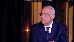 نقيب التجاريين: قرار تقليل القبول بالكليات النظرية تأخر كثيرًا.. ويكشف شرط التخطيط الحقيقي للخريجين | خاص 5 الدكتور حافظ الغندور نقيب التجاريين