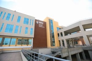 4 جهات مشاركة في إطلاق كلية تكنولوجيا الإدارة وعلوم الرياضة بجامعة ساكسوني مصر