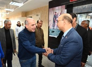المنشاوي يطمئن على طالبات جامعة أسيوط الأهلية المصابات بحادث سيارة ويوجه بتقديم الرعاية الكاملة 4 FB IMG 1772550087865 المنشاوي يطمئن على طالبات جامعة أسيوط الأهلية المنشاوي يطمئن على طالبات جامعة أسيوط الأهلية المصابات بحادث سيارة ويوجه بتقديم الرعاية الكاملة موقع في الجامعة